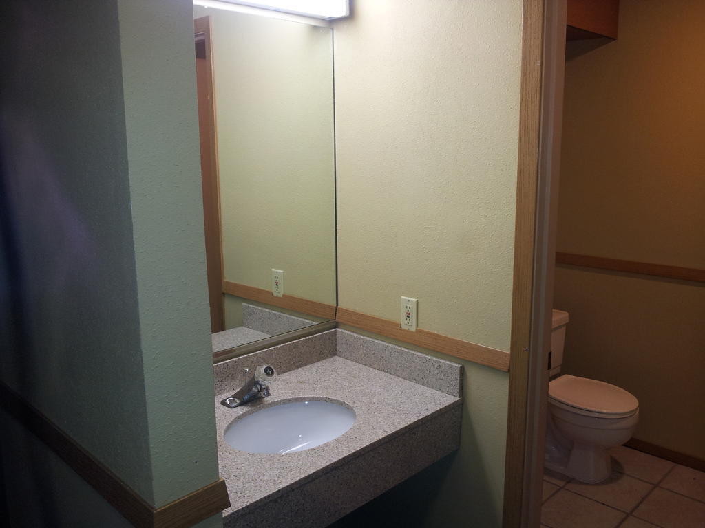 South Tacoma Suites Room photo